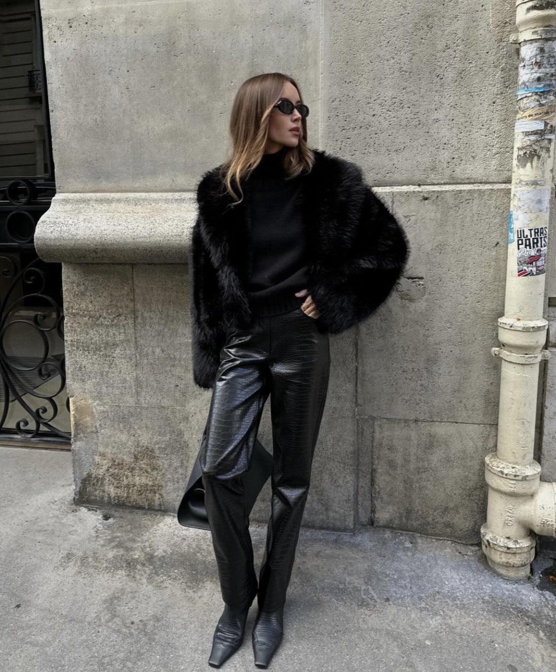 New Fox Fur Black Fur Coat for Women, Elegant and Fashionable Short Style ins Wholesale Coats