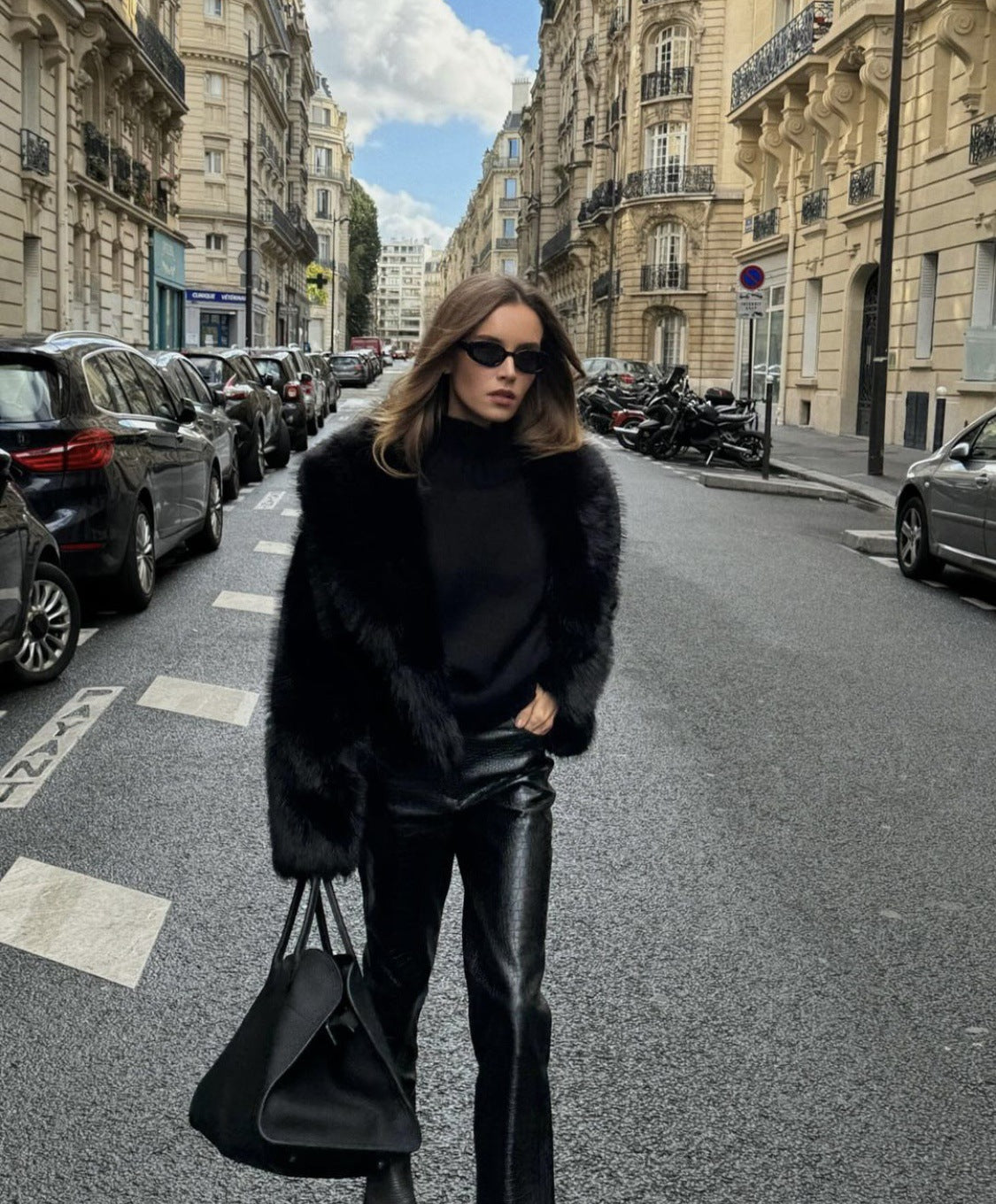 New Fox Fur Black Fur Coat for Women, Elegant and Fashionable Short Style ins Wholesale Coats