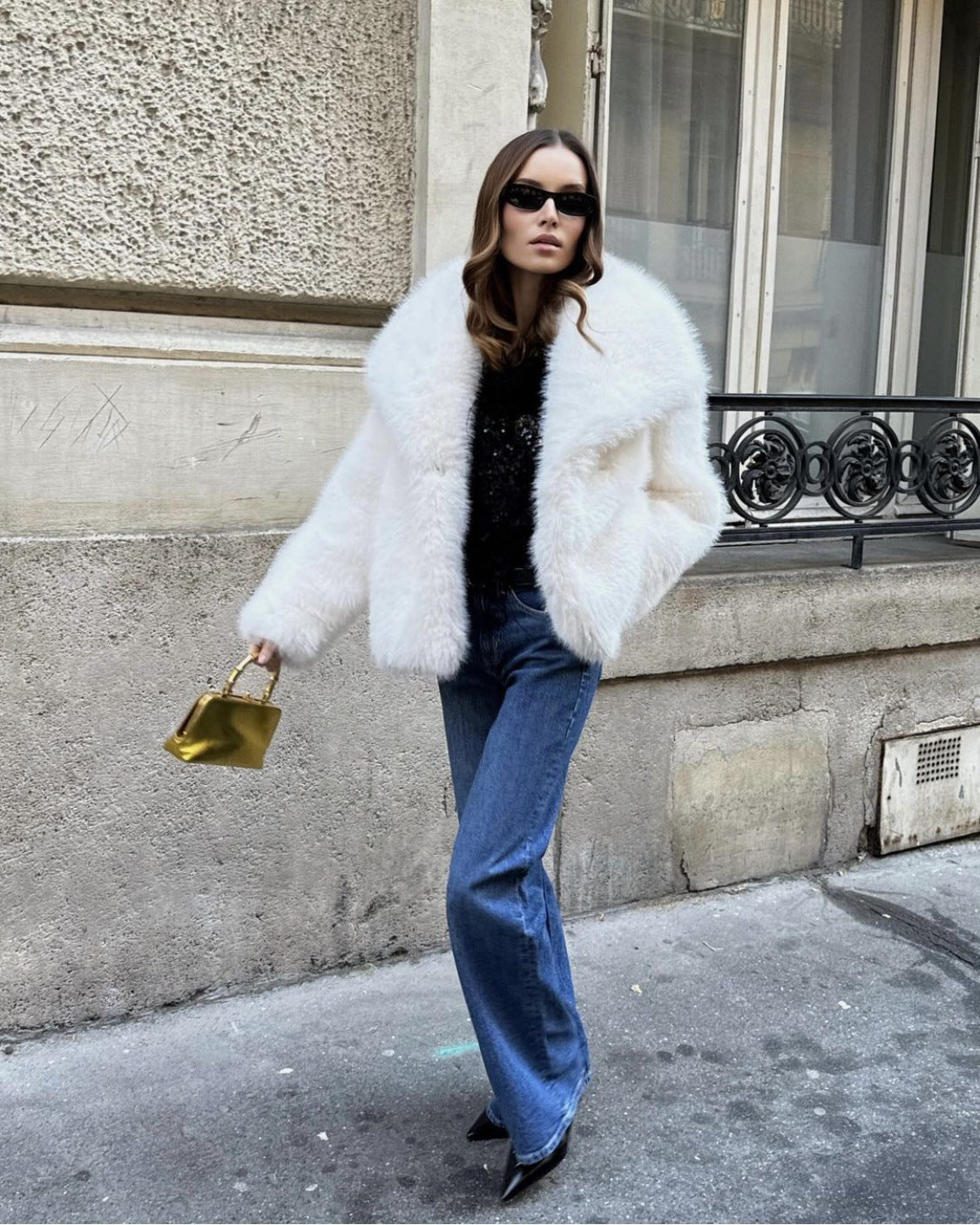 Fashionable Large Lapel Fur Coat for Women Elegant Socialite Long Sleeve Warm Overcoat Fur Top Wholesale